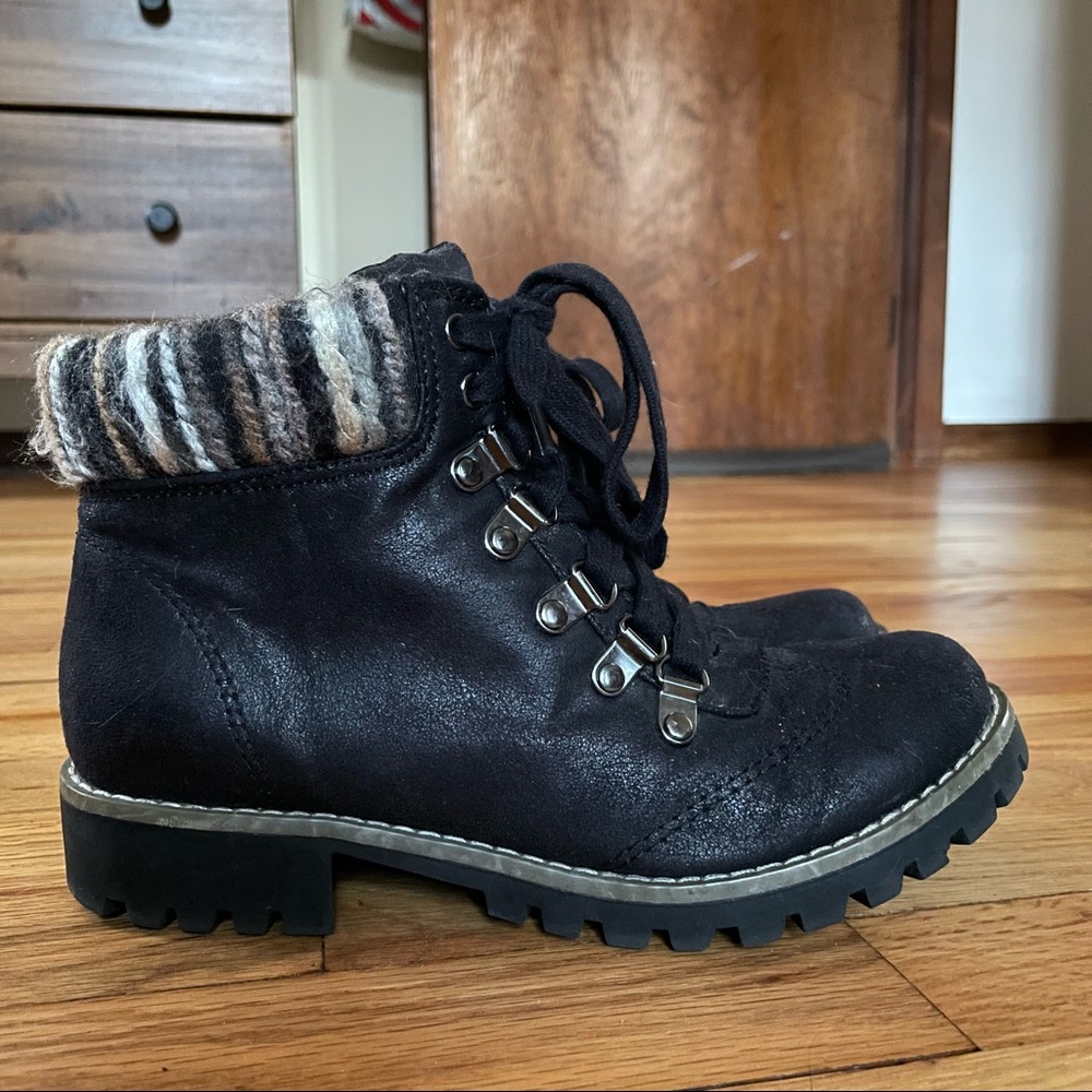 Cliffs by white mountain black hike boots sweater fabric top size 6